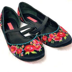 Betsey Johnson Black Floral Embroidered Flats 10M